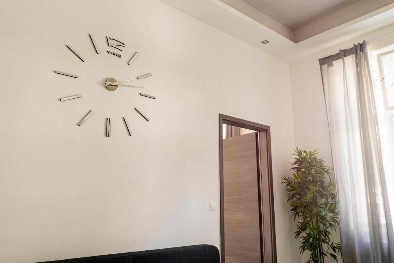 Modernized Condo At Kiraly 51 Budapest Exterior foto