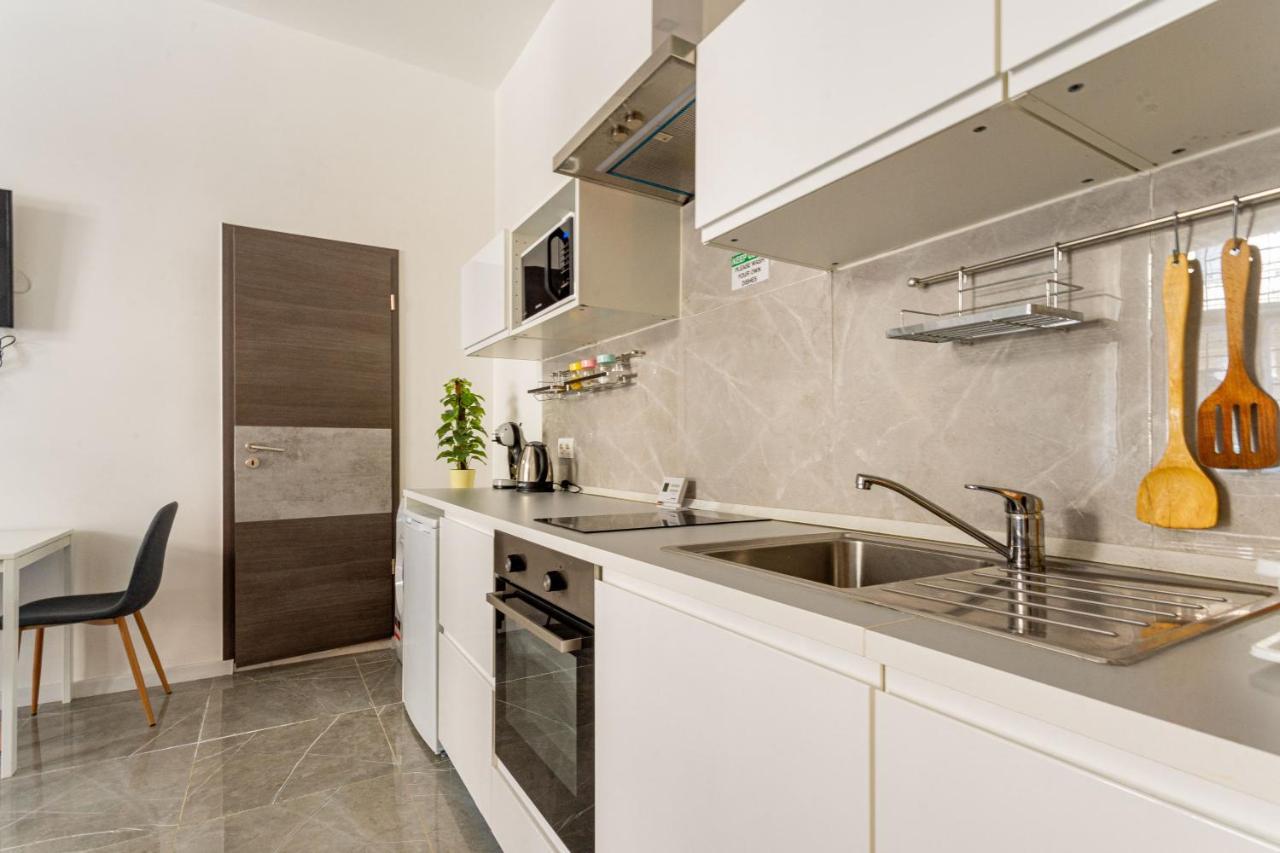 Modernized Condo At Kiraly 51 Budapest Exterior foto