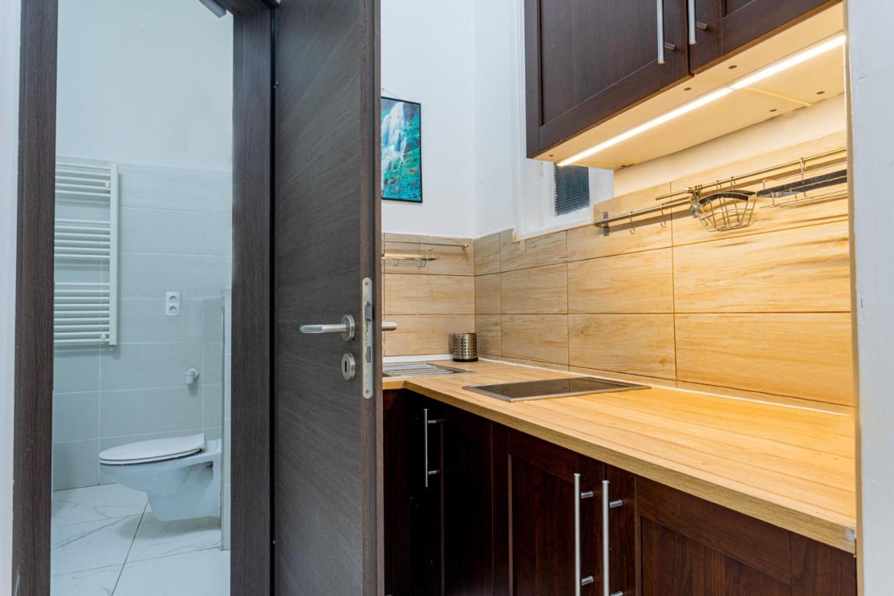 Modernized Condo At Kiraly 51 Budapest Exterior foto